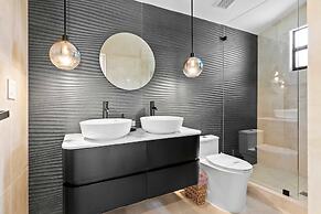 Casa Siesta Modern by Design District Hot Tub