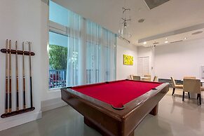 Stylish City Loft Downtown Steps to Bayfront Park