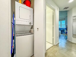 Stylish City Loft Downtown Steps to Bayfront Park