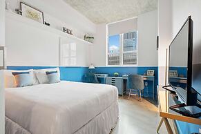 Stylish City Loft Downtown Steps to Bayfront Park