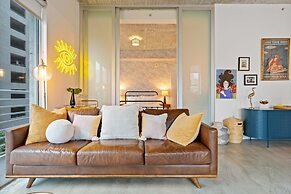Stylish City Loft Downtown Steps to Bayfront Park