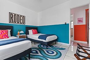 Retro Rewind Stylish Near Design District Miami