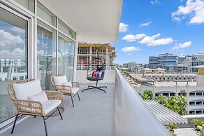 Miami Vice Chic Pool and Steps to Midtown Shops