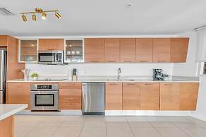 Miami Vice Chic Pool and Steps to Midtown Shops