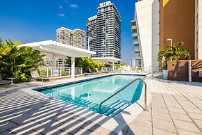 Miami Vice Chic Pool and Steps to Midtown Shops