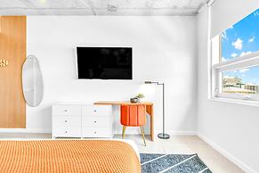 Miami Vice Chic Pool and Steps to Midtown Shops