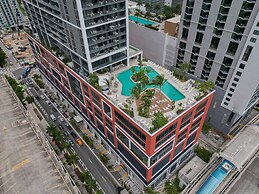 Rumrunner Downtown Pool Gym Full Service Tower