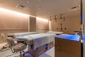 Rumrunner Downtown Pool Gym Full Service Tower