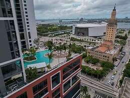 Rumrunner Downtown Pool Gym Full Service Tower