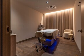 Rumrunner Downtown Pool Gym Full Service Tower