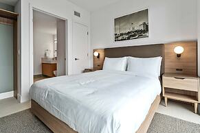 Bayside Breeze Downtown Luxury Tower Pool Gym