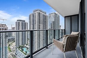 Bayside Breeze Downtown Luxury Tower Pool Gym