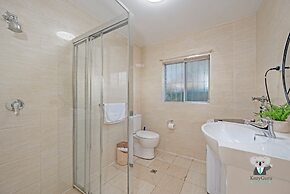 Kozyguru | Ashfield | Cozy 4 Bedroom House