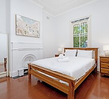 Kozyguru | Ashfield | Cozy 4 Bedroom House