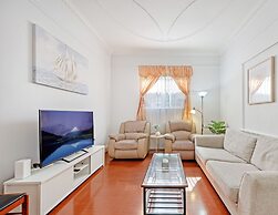 Kozyguru | Ashfield | Cozy 4 Bedroom House