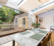 Kozyguru | Balmain | Charming 3 Room Cottage