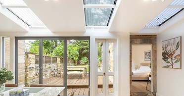 Kozyguru | Balmain | Charming 3 Room Cottage