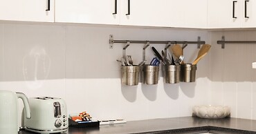 Kozyguru | Balmain | Charming 3 Room Cottage