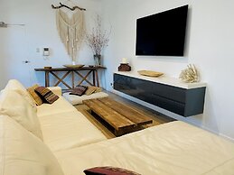Kozyguru | Botany | 3 Bedroom Designer Holiday Apt