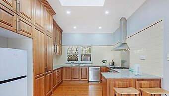Kozyguru | Campsie | Oldie-Goodie Look 4 Bed House