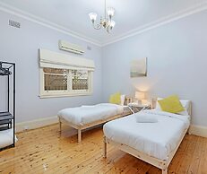 Kozyguru | Campsie | Oldie-Goodie Look 4 Bed House
