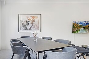 Kozyguru | Camperdown | Cozy 2-Bed Apt + Parking