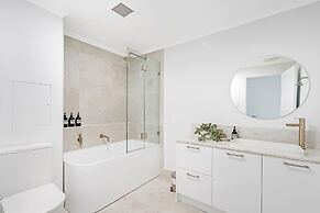 Kozyguru | Camperdown | Cozy 2-Bed Apt + Parking