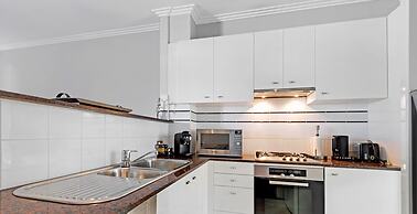 Kozyguru | Cronulla | 1 Bed Apt Next To Beach