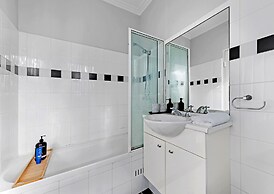 Kozyguru | Cronulla | 1 Bed Apt Next To Beach