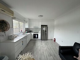 Kozyguru | Fairfield 3 Bed House Netflix &Free Parking