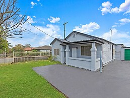 Kozyguru | Fairfield 3 Bed House Netflix &Free Parking