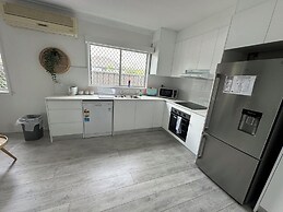 Kozyguru | Fairfield 3 Bed House Netflix &Free Parking