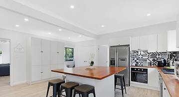 Kozyguru | Glenbrook | Renovated 5 Room House