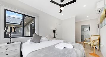 Kozyguru | Glenbrook | Renovated 5 Room House