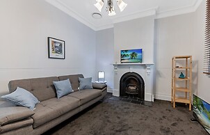 Kozyguru | Glebe | Cozy 2 Bedroom Terrace House