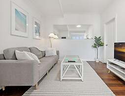 Kozyguru | Kirribilli | Opera House View 2 Bed Apt