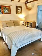 Kozyguru | Marrickville| Lovely Granny Flat Studio