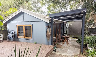 Kozyguru | Marrickville| Lovely Granny Flat Studio