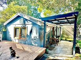 Kozyguru | Marrickville| Lovely Granny Flat Studio