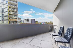 Kozyguru | Mascot | 2 Bed Apt + Free Parking