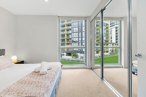 Kozyguru | Mascot | 2 Bed Apt + Free Parking