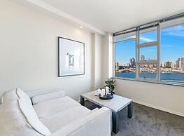 Kozyguru | Mcmahons Point | Opera House View