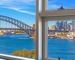 Kozyguru | Mcmahons Point | Opera House View