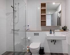 Kozyguru | Penrith | 2 Bed 2 Bath Apt Free Parking