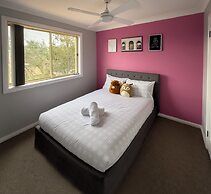 Kozyguru | Prestons Dream Holiday House + Parking