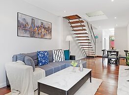 Kozyguru | Redfern | 2 Bed Terrace | Free Parking