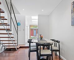 Kozyguru | Redfern | 2 Bed Terrace | Free Parking