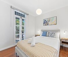 Kozyguru | Redfern | 2 Bed Terrace | Free Parking