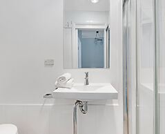 Kozyguru | Redfern | 2 Bed Terrace | Free Parking