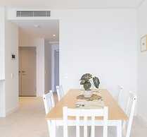Kozyguru | Rhodes | Modern 2Bed Apt Parking& Views